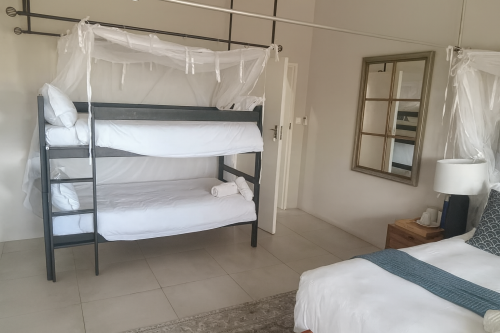 family_room_with_bunk_bed